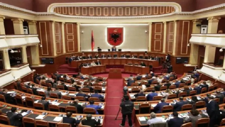 Projektligji i “Diasporës për Shqipërinë e Lirë” për votën e emigrantëve mbërrin në Kuvend, 7 deputetë të opozitës firmosin draftin