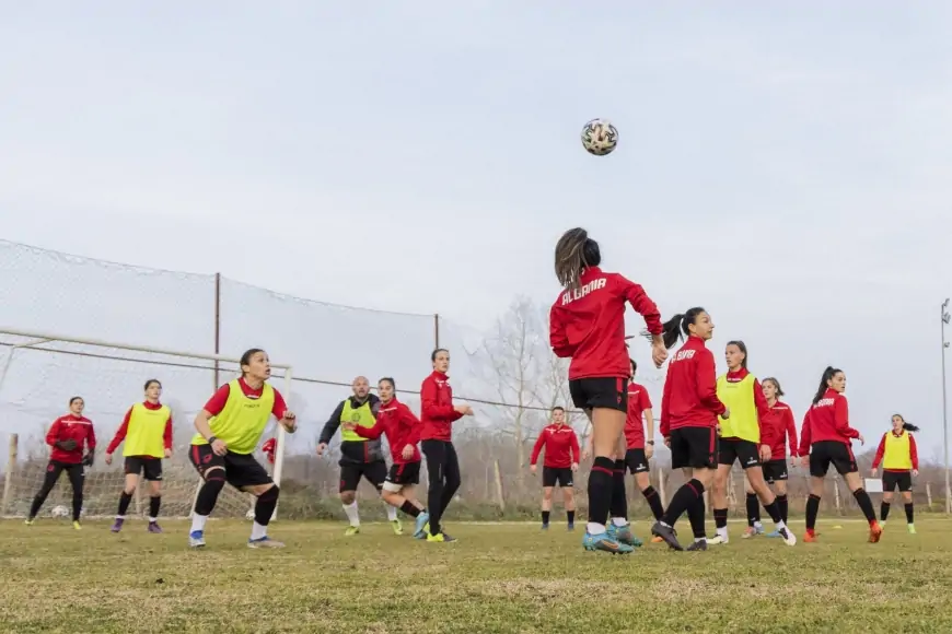 Miqësoret me Maqedoninë e Veriut & Kenian/ Trajneri Grima fton 23 futbolliste