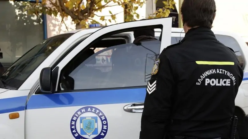 Qarkullonte me armë zjarri në brez, arrestohet 32-vjeçari shqiptar në Athinë