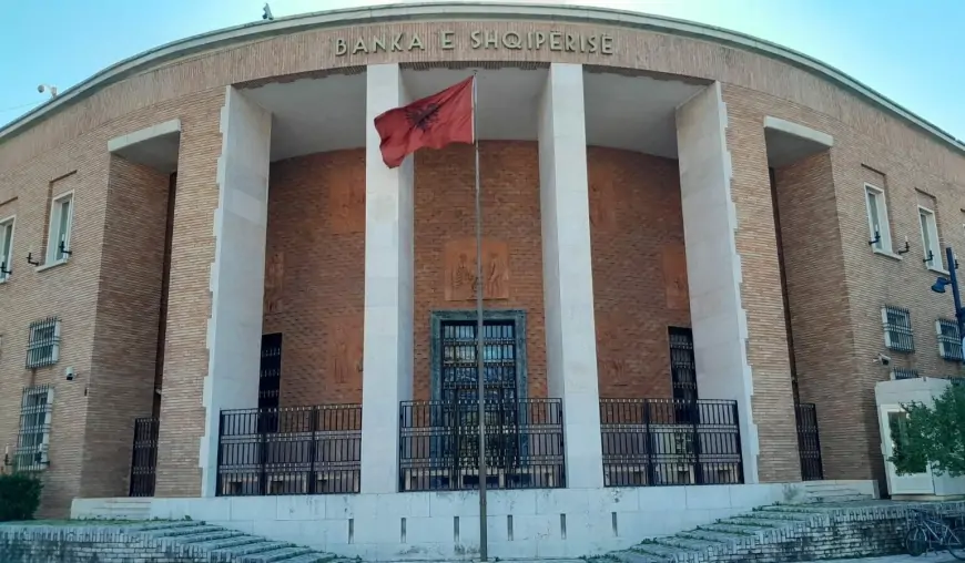 Banka e Shqipërisë: Normat e interesit do të rriten, qeveria të miradministrojë hapësirën fiskale