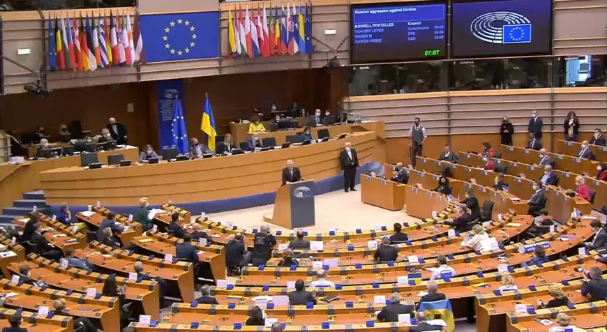 Parlamenti europian miraton dhënen e statusit kandidat ne BE për Moldavinë dhe Ukranën
