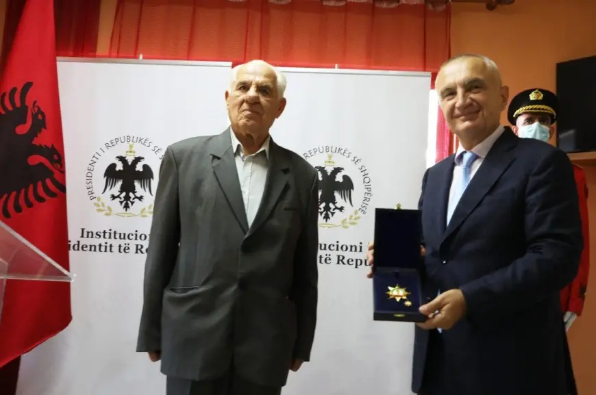 Presidenti Meta vlerëson me Titullin “Naim Frashëri” arsimtarin Ymer Distafa në kuadër të Ditës Ndërkombëtare të Mësuesit