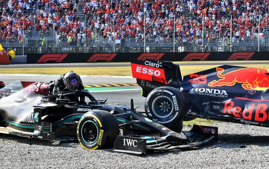 Shefi i F1 kritika për Hamilton e Verstappen
