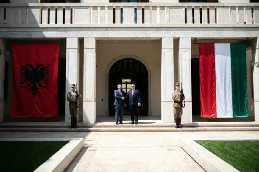 Presidenti Meta takim me kryeministrin hungarez: Mirënjohje për mbështetjen që i ka dhënë Shqipërisë në çeljen e negociatave