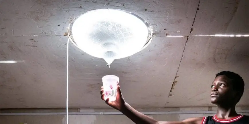 Ujë i pijshëm i prodhuar nga drita – Me shishe të vjetra plastike dhe pa asnjë kosto