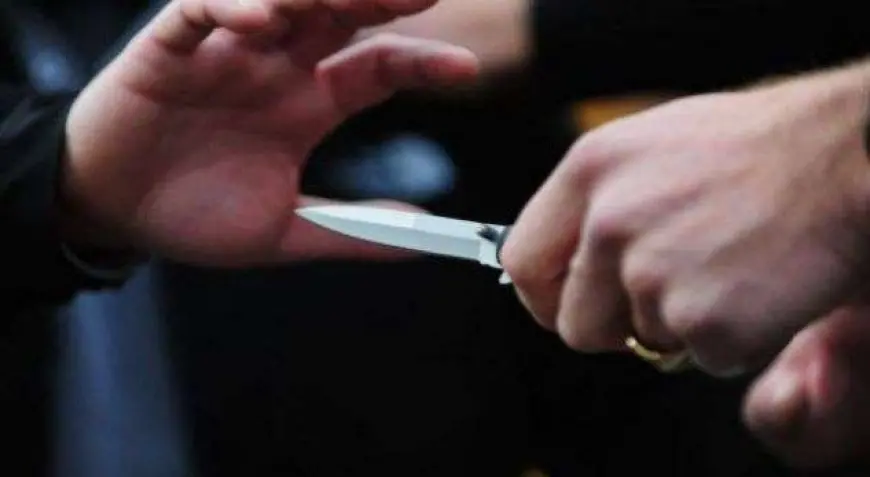 Sherr mes të rinjve, qëllohet me thikë 20-vjeçari në Sarandë